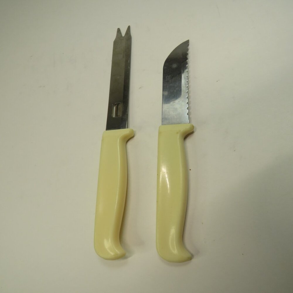 vintage Quikut kitchen (2) knives 1970s Serrated w hooked tip, Bar/Tomato